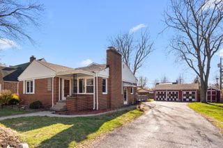 7204 Knickerbocker Parkway, Hammond, IN 46323