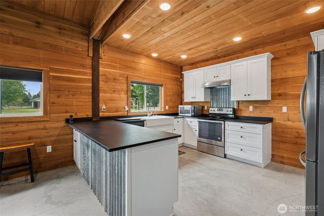 3909 56th Avenue NE, Olympia, WA 98506