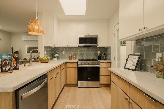 12846 Short Avenue, Los Angeles, CA 90066