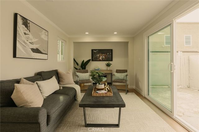 12846 Short Avenue, Los Angeles, CA 90066