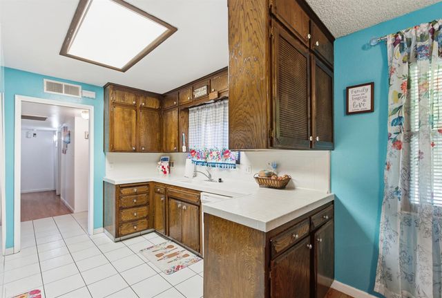 6019 N 9th Street, Fresno, CA 93710
