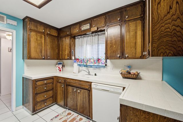 6019 N 9th Street, Fresno, CA 93710