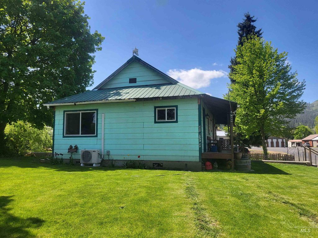 202 Hill St, Kamiah, ID 83856