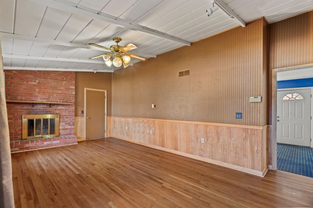 213 LONGFELLOW LN, Columbia, MO 65203