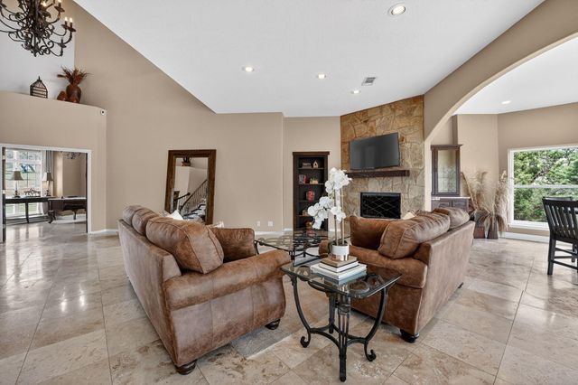 112 Big Sky DR, Horseshoe Bay, TX 78657