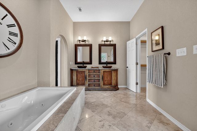 112 Big Sky DR, Horseshoe Bay, TX 78657