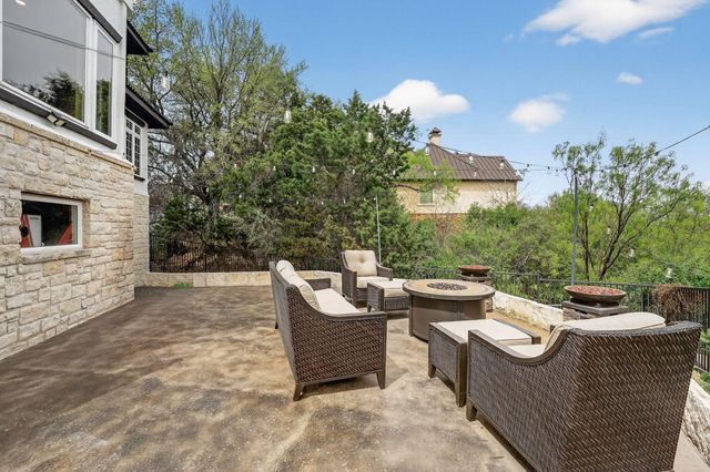 112 Big Sky DR, Horseshoe Bay, TX 78657