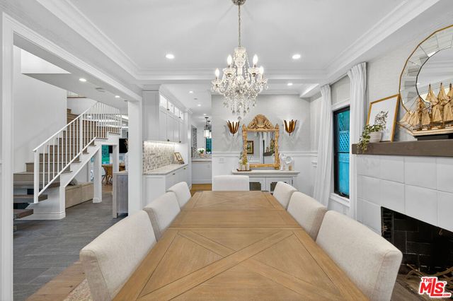 1733 Robson Avenue, Santa Monica, CA 90405