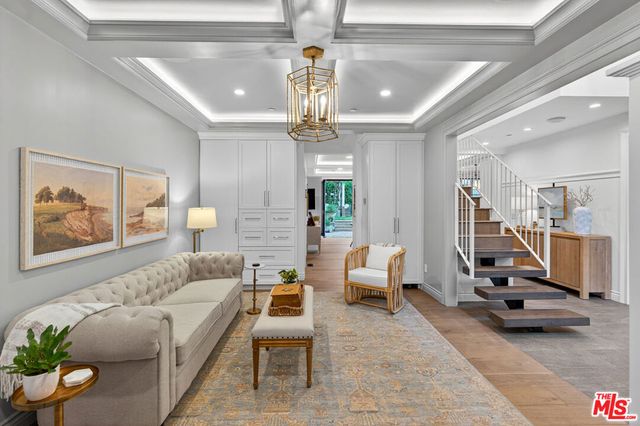 1733 Robson Avenue, Santa Monica, CA 90405