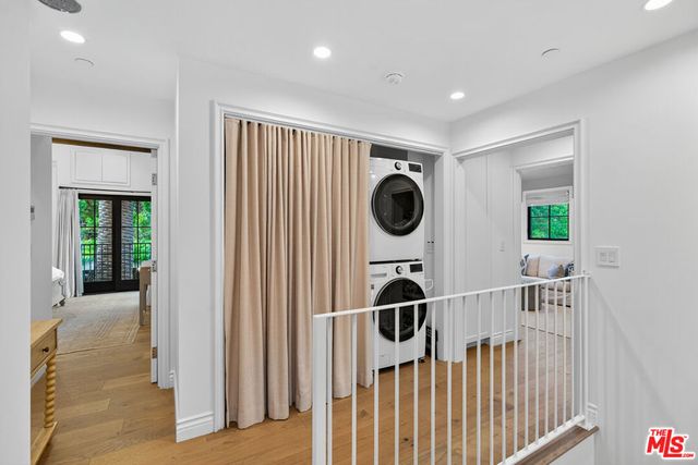 1733 Robson Avenue, Santa Monica, CA 90405
