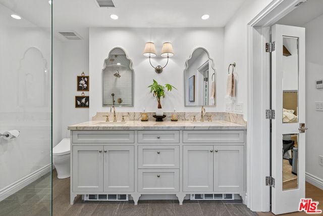 1733 Robson Avenue, Santa Monica, CA 90405