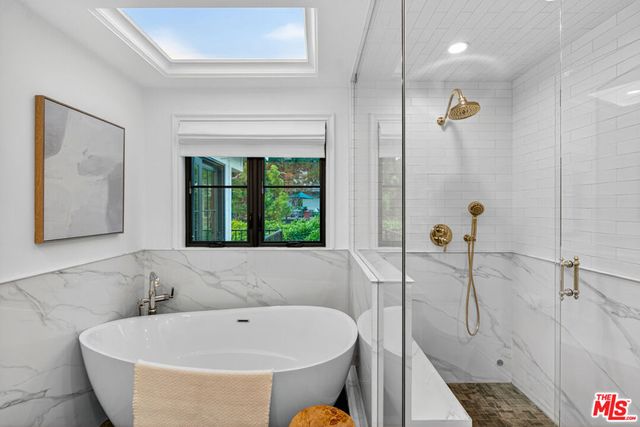 1733 Robson Avenue, Santa Monica, CA 90405