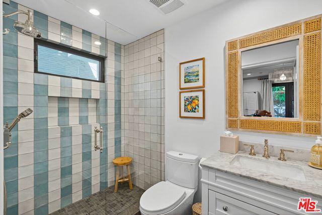 1733 Robson Avenue, Santa Monica, CA 90405