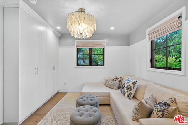 1733 Robson Avenue, Santa Monica, CA 90405