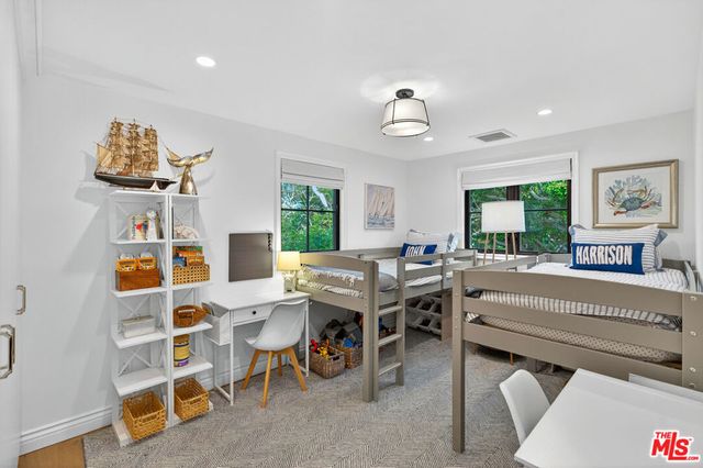 1733 Robson Avenue, Santa Monica, CA 90405