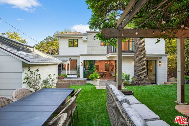 1733 Robson Avenue, Santa Monica, CA 90405