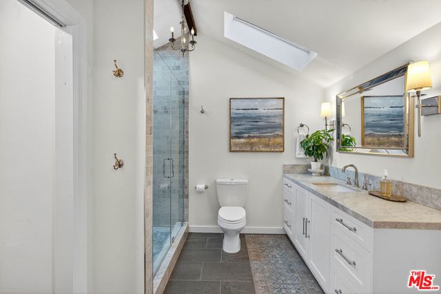 1733 Robson Avenue, Santa Monica, CA 90405