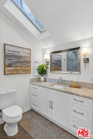 1733 Robson Avenue, Santa Monica, CA 90405