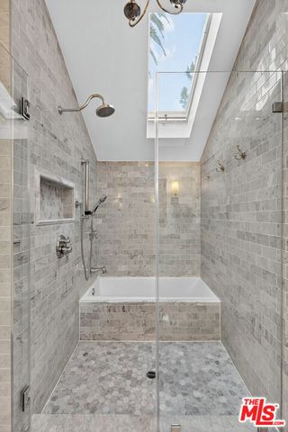 1733 Robson Avenue, Santa Monica, CA 90405