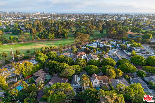 1733 Robson Avenue, Santa Monica, CA 90405