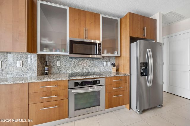 1431 RIVERPLACE Boulevard 2007, Jacksonville, FL 32207
