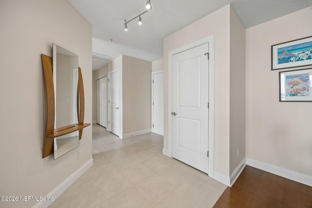 1431 RIVERPLACE Boulevard 2007, Jacksonville, FL 32207