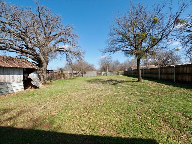 1327 Old Jacksboro Road, Graham, TX 76450