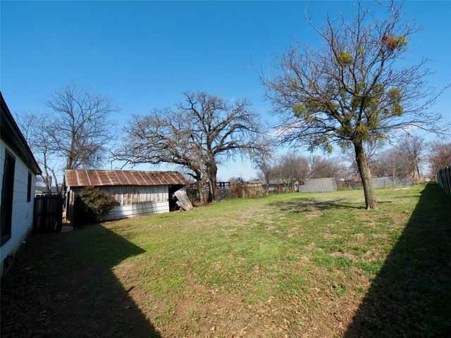 1327 Old Jacksboro Road, Graham, TX 76450