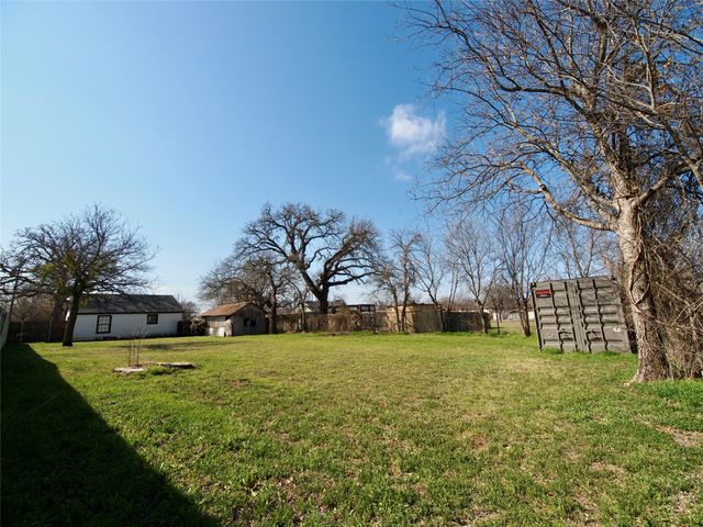 1327 Old Jacksboro Road, Graham, TX 76450