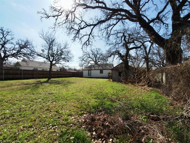 1327 Old Jacksboro Road, Graham, TX 76450