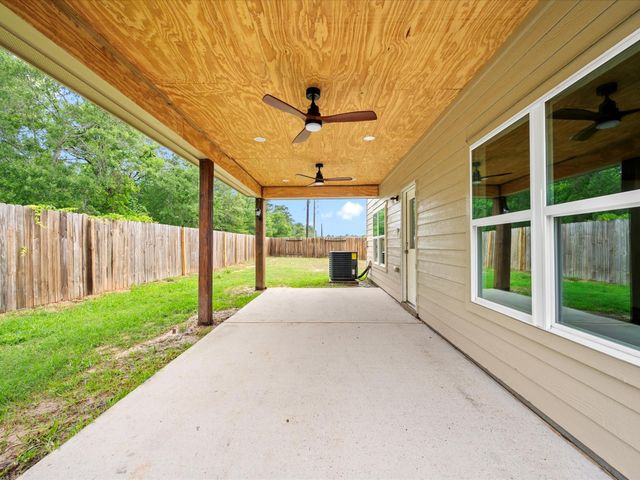 8843 Leclaire Meadow Drive, Humble, TX 77338