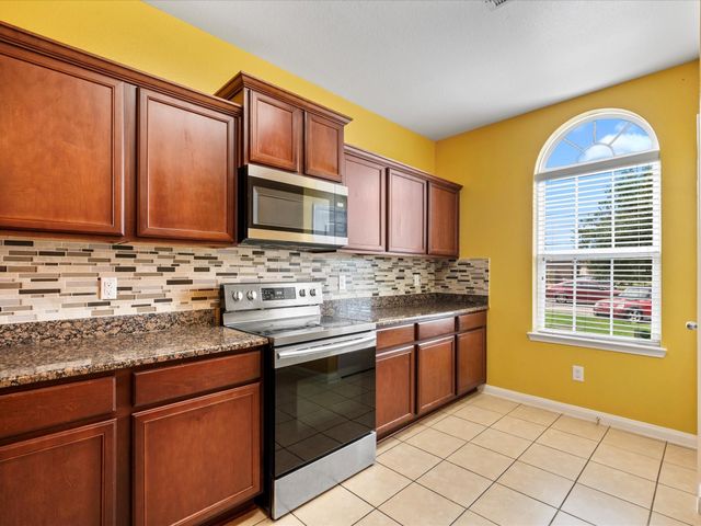 8843 Leclaire Meadow Drive, Humble, TX 77338
