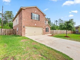 8843 Leclaire Meadow Drive, Humble, TX 77338