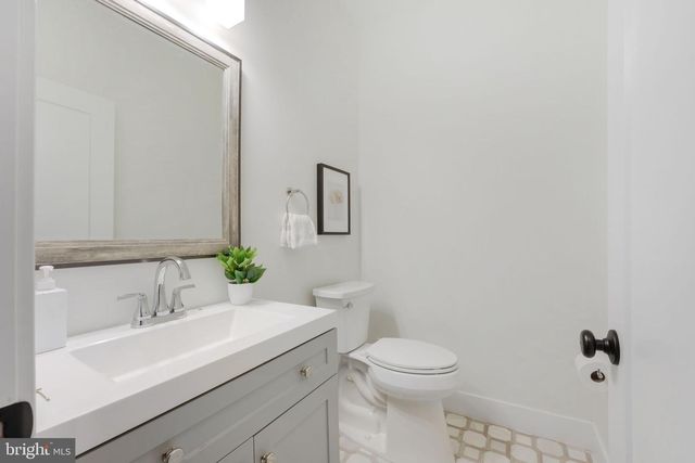10811 SCOTT DR, Fairfax, VA 22030