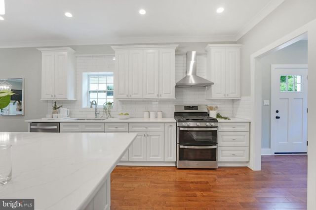 10811 SCOTT DR, Fairfax, VA 22030