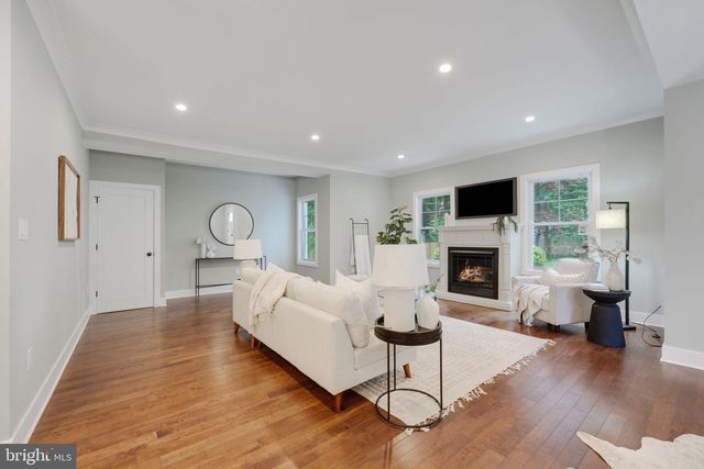10811 SCOTT DR, Fairfax, VA 22030
