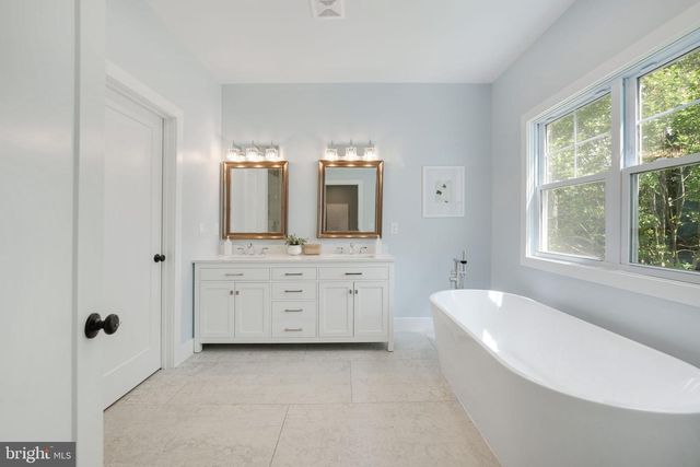 10811 SCOTT DR, Fairfax, VA 22030