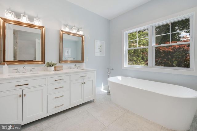 10811 SCOTT DR, Fairfax, VA 22030