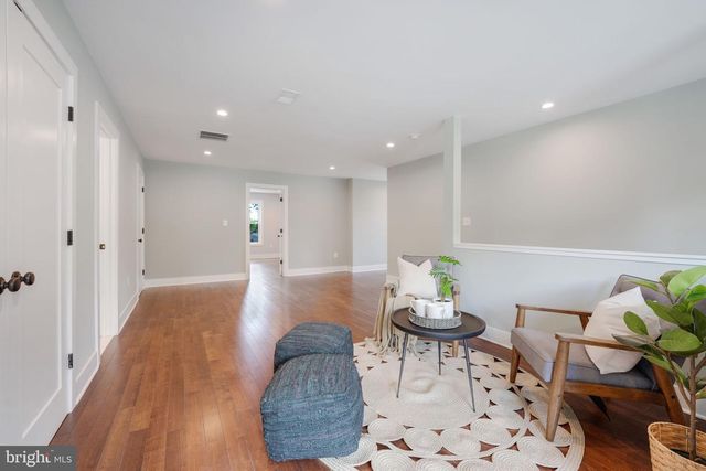 10811 SCOTT DR, Fairfax, VA 22030