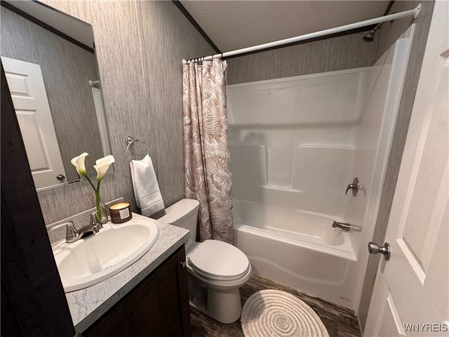 5 Crystal Lane, Batavia, NY 14020