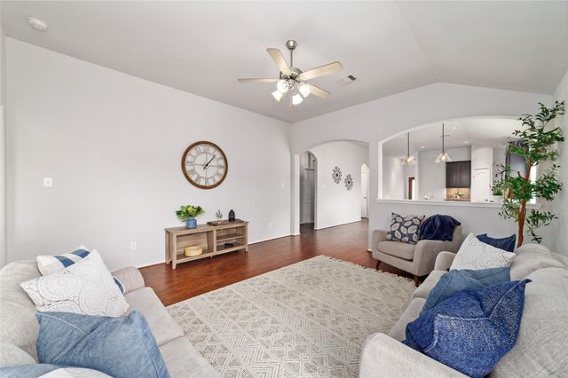 3427 Hillside Glade Lane, Richmond, TX 77406