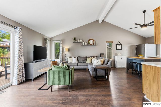 1138 Rawhide Road, Papillion, NE 68046