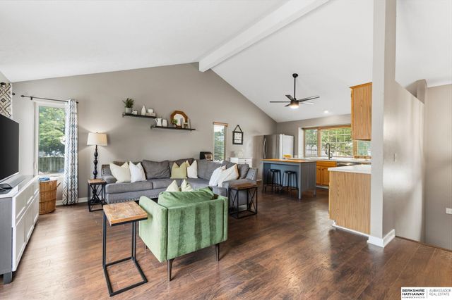 1138 Rawhide Road, Papillion, NE 68046
