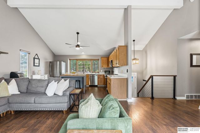 1138 Rawhide Road, Papillion, NE 68046