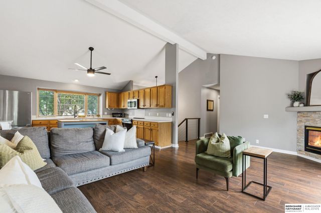 1138 Rawhide Road, Papillion, NE 68046