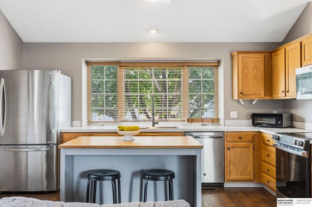 1138 Rawhide Road, Papillion, NE 68046