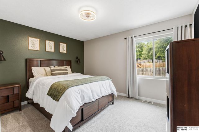1138 Rawhide Road, Papillion, NE 68046