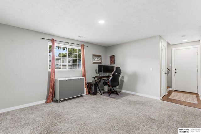 1138 Rawhide Road, Papillion, NE 68046