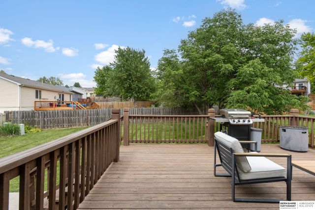 1138 Rawhide Road, Papillion, NE 68046