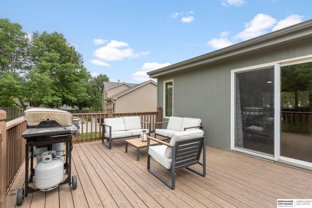 1138 Rawhide Road, Papillion, NE 68046